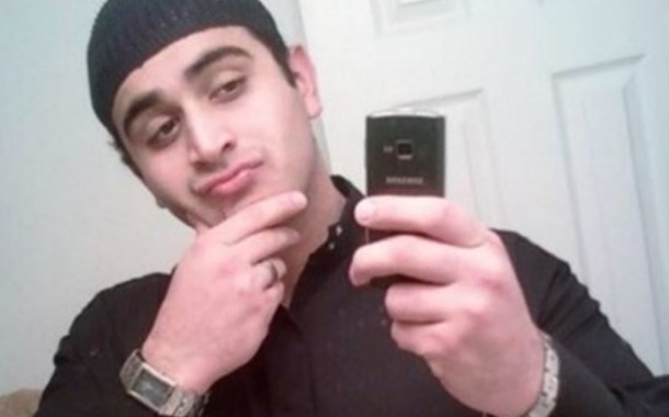 Ataque a discoteca gay em Orlando reivindicado pelo Daesh; 50 pessoas morreram, 53 ficaram feridas, atirador abatido pela polícia