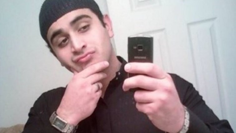 Ataque a discoteca gay em Orlando reivindicado pelo Daesh; 50 pessoas morreram, 53 ficaram feridas, atirador abatido pela polícia