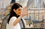 Mulheres do Movimento 5 Estrelas conquistam câmaras de Roma e Turim
