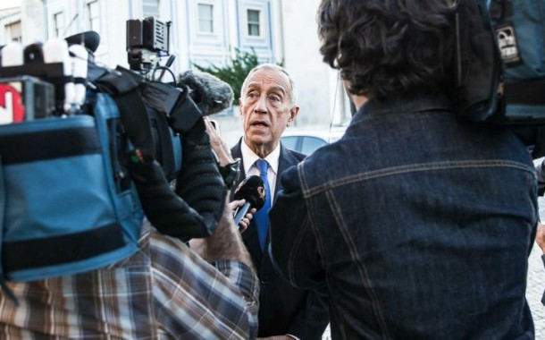 Marcelo promete seguir com atenção os emigrantes no Reino Unido enquanto a bolsa de Lisboa cai 7 %