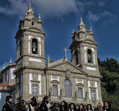 Coro Académico da UMinho dá este sábado (21h30) concerto nos escadórios do Bom Jesus