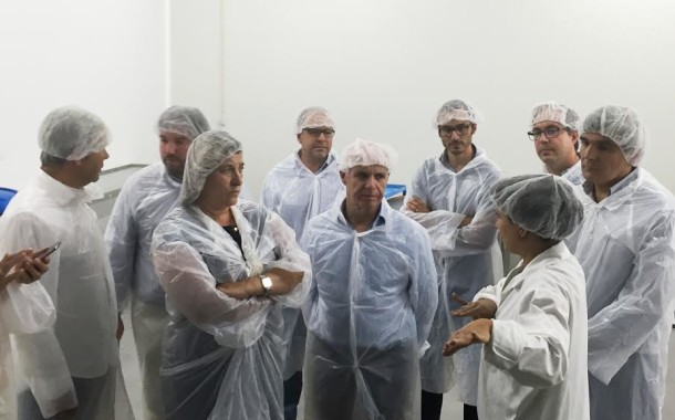 Socialistas de Braga foram para o tereno conhecer produção de frutos vermelhos