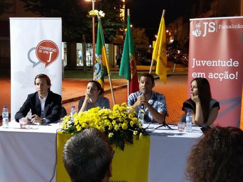 PS e BE falaram da ‘Geringoça’, em Famalicão, no arranque do roteiro 'Conversas de uma J’