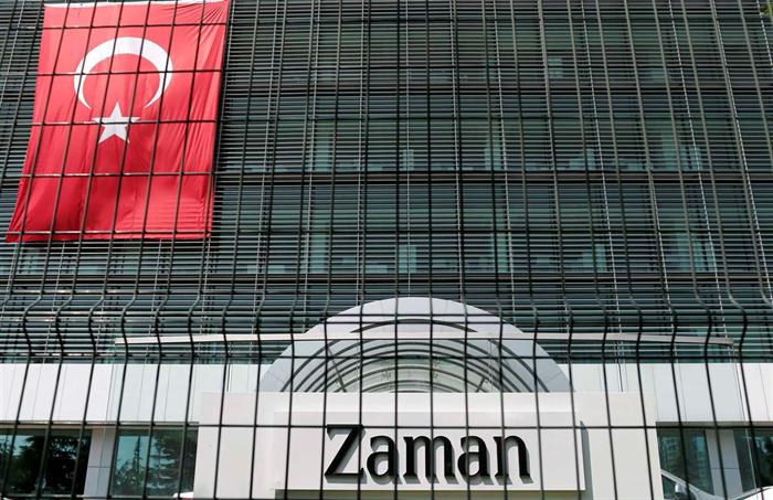 Turquia: tribunal opta pela prisão preventiva de 17 jornalistas