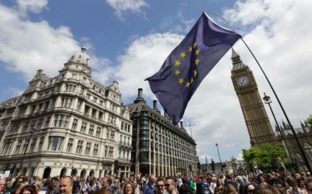 Milhares marcham em Londres contra saída da UE