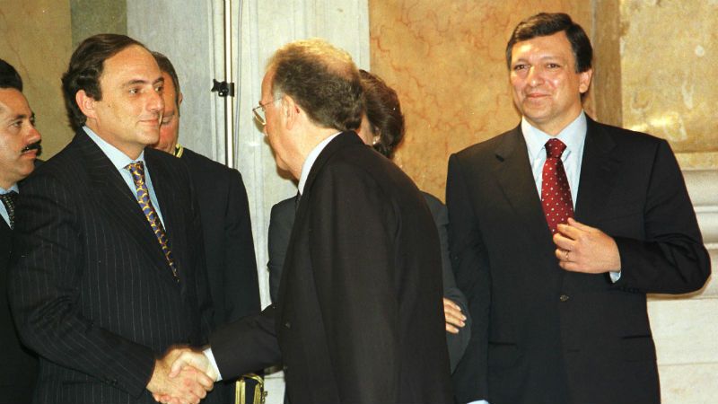 Parlamento quer ouvir Sampaio, Barroso e Portas sobre guerra no Iraque