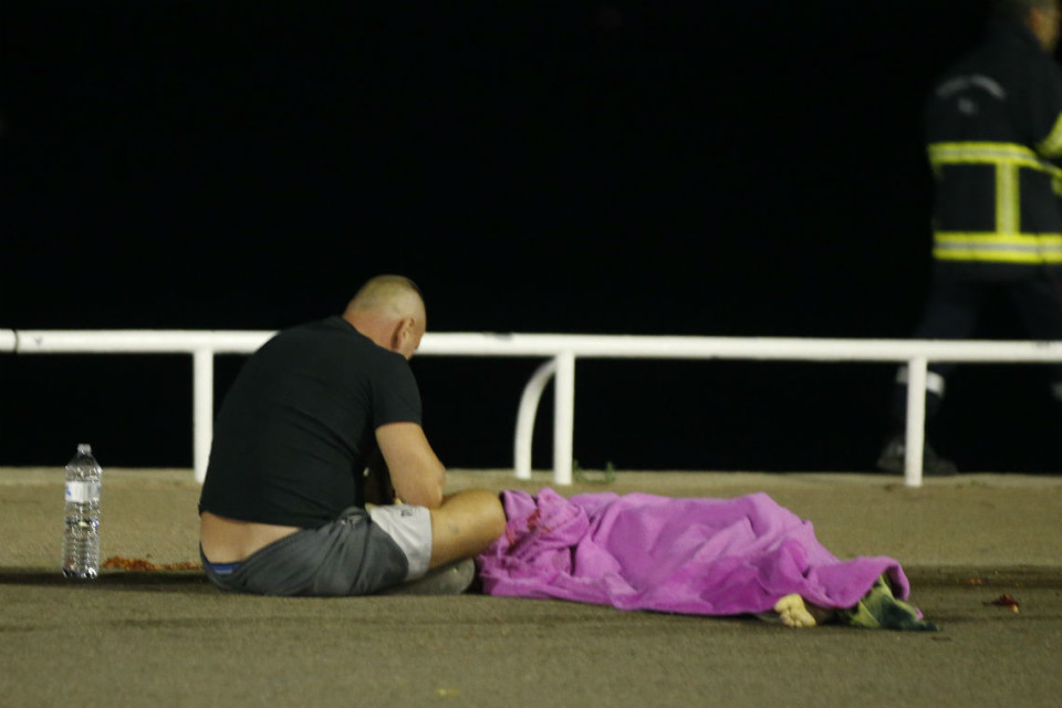 Ataque terrorista em Nice faz 84 mortos e 18 feridos em estado crítico; não há registo de vítimas portuguesas
