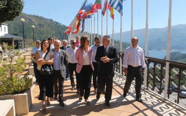 POLÉMICA: Deputados do PSD querem explicações do ministro da Economia acerca da visita da secretária de Estado do Turismo ao distrito de Braga
