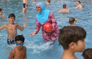 Fato de banho islâmico, o já célebre ‘burkini’, proibido em 13 municípios de França