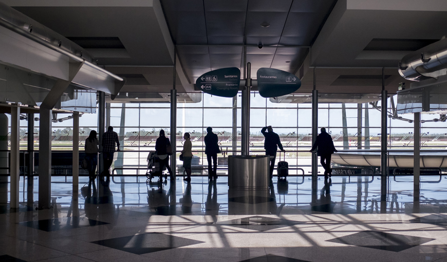Greve nos aeroportos das empresas de segurança pode afectar voos no sábado