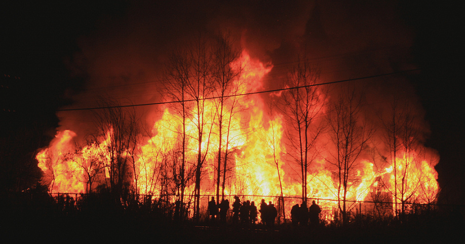 FOGOS: Cerca de 350 operacionais combatem 25 incêndios florestais no distrito de Braga