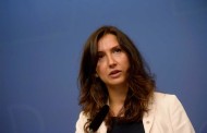 Ministra da Educação sueca demite-se depois de apanhada a conduzir com álcool