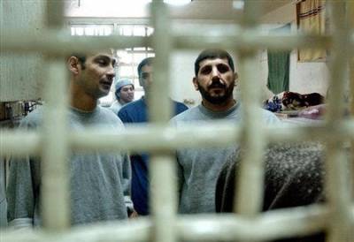 Mais de 500 palestinianos estão em greve de fome nas prisões israelitas