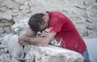 Sobe para 247 número de mortos no sismo em Itália