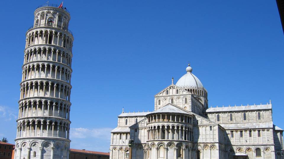 Itália expulsa tunisino que planeava atentado à torre de Pisa