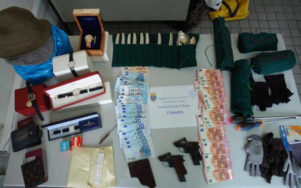 Estrangeiro detido por assalto a casa no centro de Braga; Dois cúmplices em fuga
