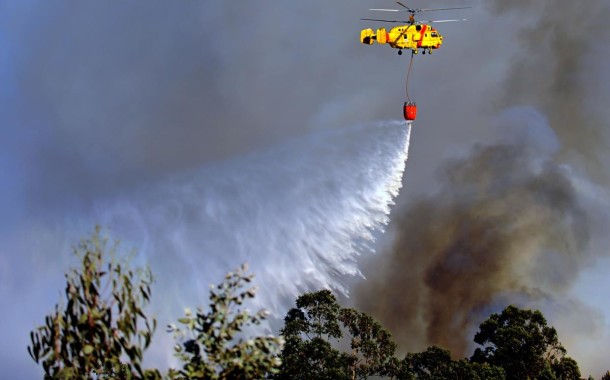 Três meios aéreos combatem fogos florestais na Póvoa de Lanhoso e Cabeceiras de Basto