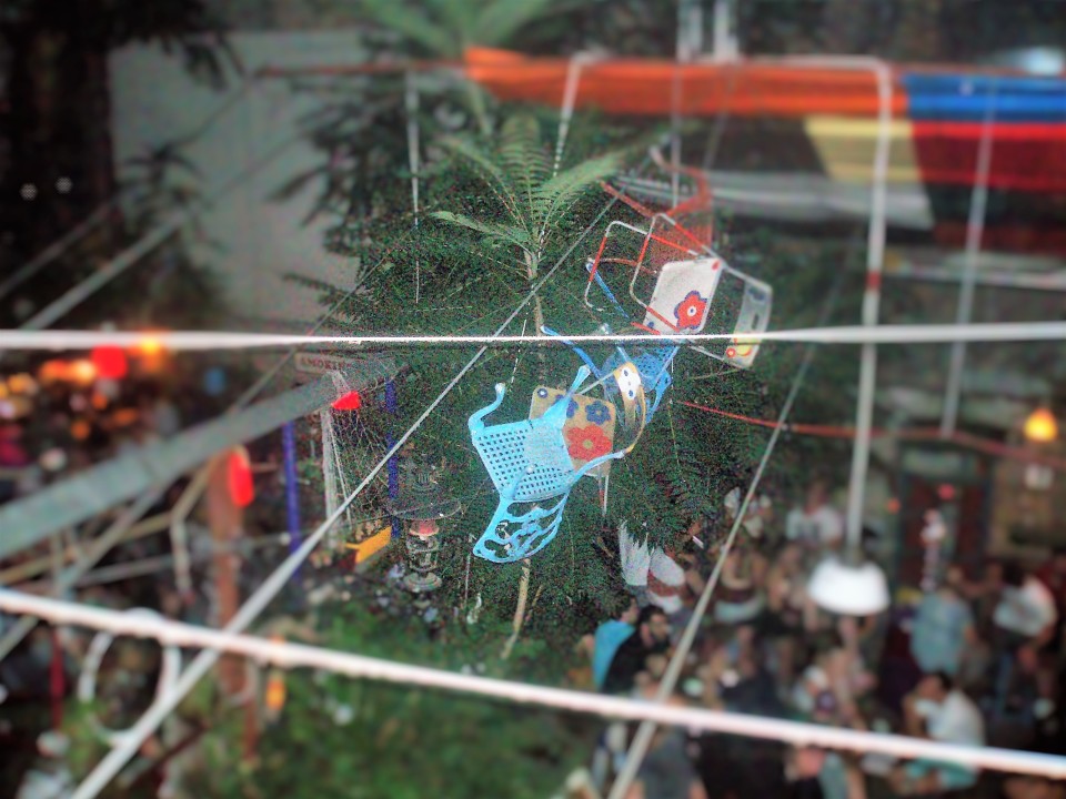 Das noites dos pubs em ruína de Budapeste às noites da Fábrica da Braga dos anos 80