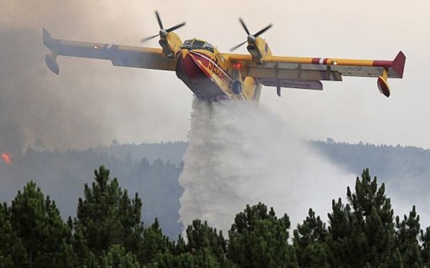 Mais de metade dos fogos florestais em curso são no distrito de Braga; 5 meios aéreos envolvidos no combate às chamas