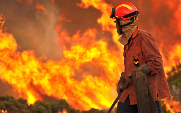 Seis fogos devastam mato e povoamentos florestais em Vila Verde; meios aéreos em Cabanelas e Barros