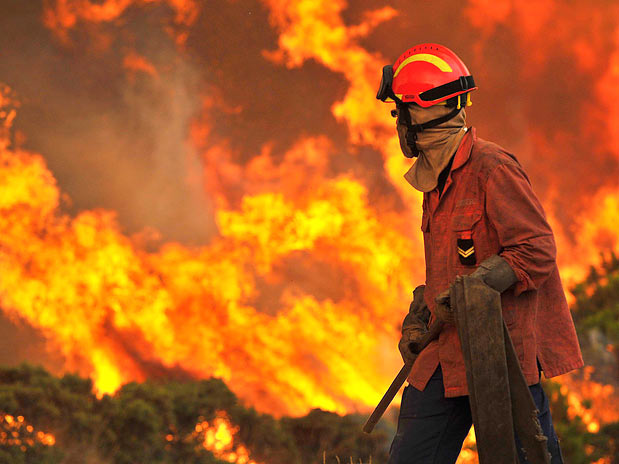 Seis fogos devastam mato e povoamentos florestais em Vila Verde; meios aéreos em Cabanelas e Barros