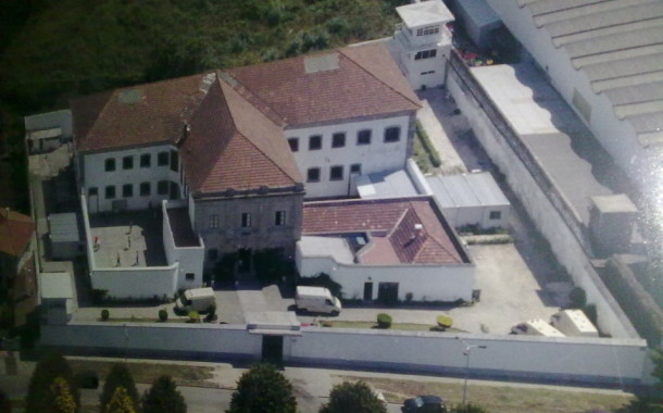 Mulher levava droga a companheiro para vender na cadeia de Braga; julgamento do casal começa em Outubro