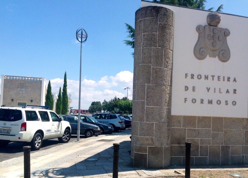 Detido em Portugal homem com antecedentes de agressão sexual em fuga para França com menor desaparecida há dois anos