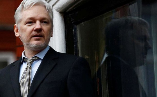 Wikileaks: Julien Assange pode entregar-se aos Estados Unidos