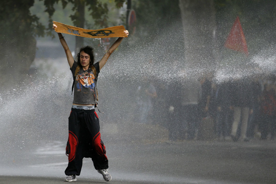 França: Protestos contra Lei do Trabalho deixam polícias e manifestantes feridos