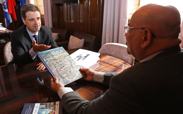 Presidente da Associação Brasileira de Energias Alternativas em Braga para abrir portas à cooperação