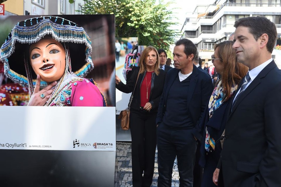 Ruas de Braga são galeria de exposição fotográfica sobre manifestação popular e religiosa do Peru (até 23 Out)