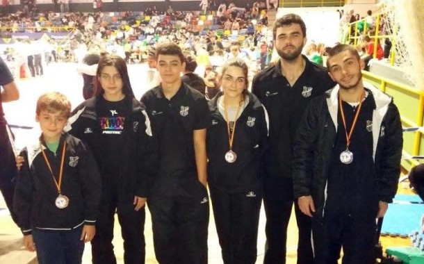 Taekwondo do GD Prado de prata e bronze em Pontevedra