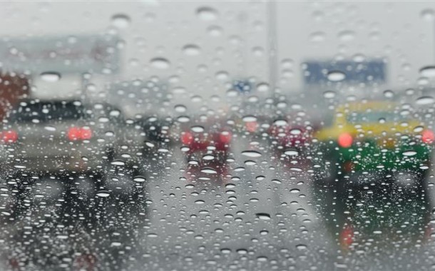 Temperaturas descem no domingo e chuva continua