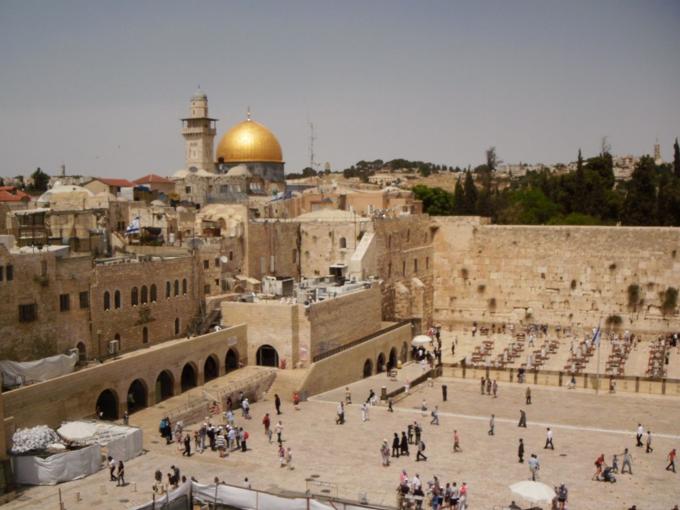 Israel suspende cooperação com UNESCO