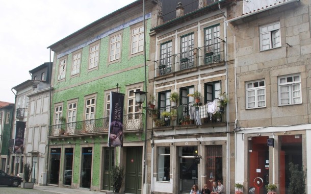 Braga: Dois jovens detidos por agressão a proprietário de funcionários de bar da zona da Sé