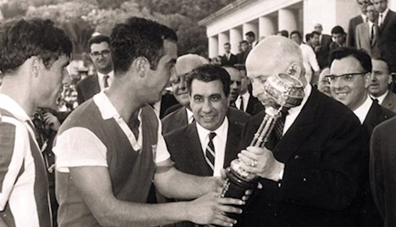 Sporting de Braga presta caução para evitar venda da Taça de 1966
