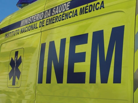 Um morto e um ferido em queda de viatura numa ravina em Arcos de Valdevez