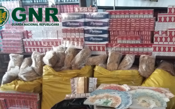GNR apreende nos distritos de Braga, Vila Real e Porto mais de 80 mil cigarros; constituídos dois arguidos