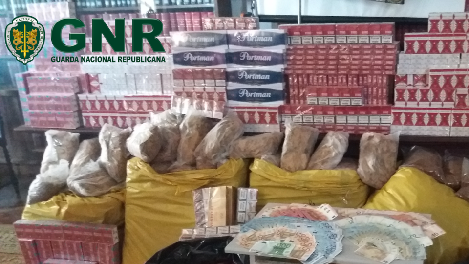GNR apreende nos distritos de Braga, Vila Real e Porto mais de 80 mil cigarros; constituídos dois arguidos