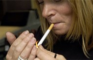 Consumo de tabaco cai 5%, mas aumentam mulheres fumadoras e com cancro de pulmão