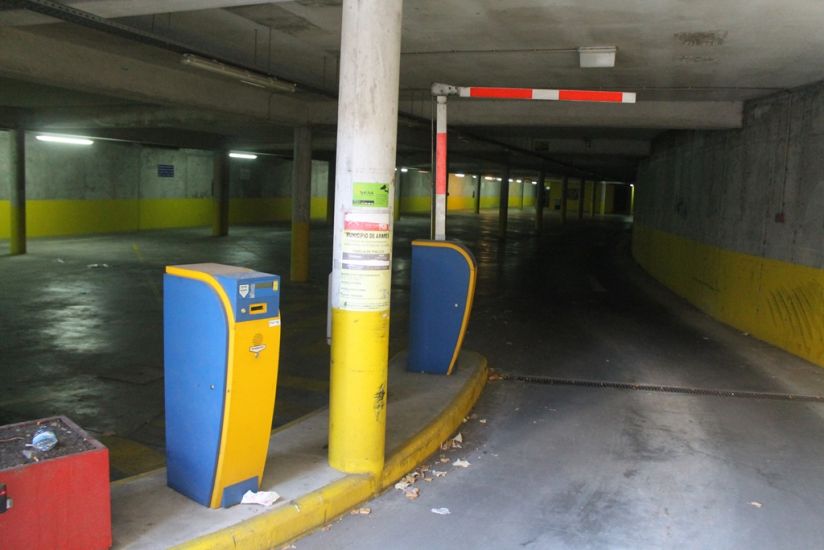 Câmara de Amares encerra parque de estacionamento subterrâneo da Praça do Comércio