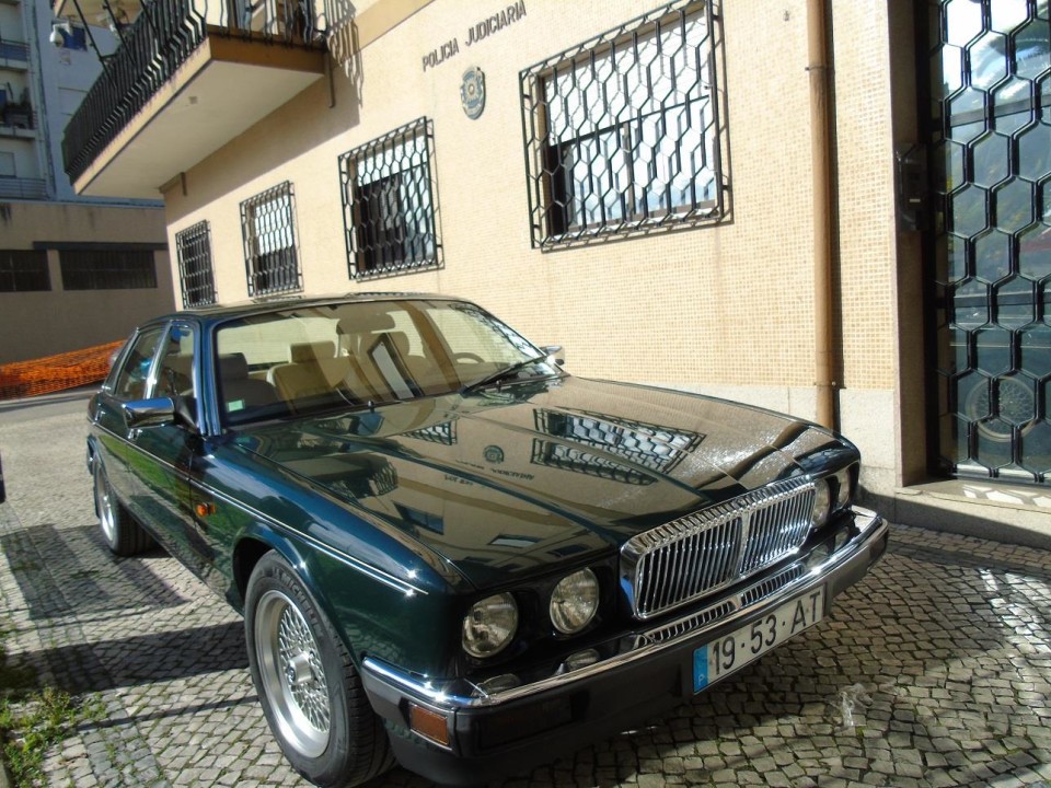 Operação ‘Trapos Soltos’: PJ  de Braga apreende Daimler de colecção a advogado suspeito de fraudes fiscais