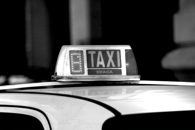 Taxista de Braga baleado acidentalmente num braço