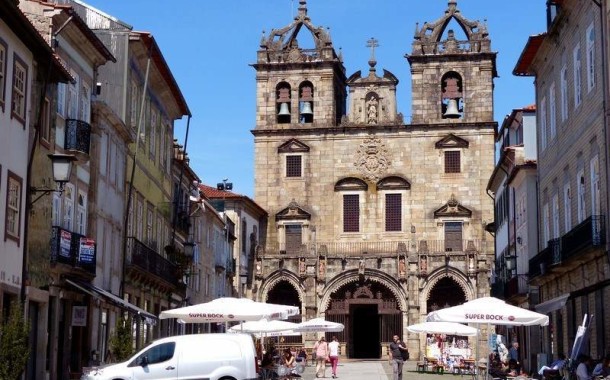 Polícia Municipal de Braga reforça a “curto prazo” estacionamento abusivo no centro histórico