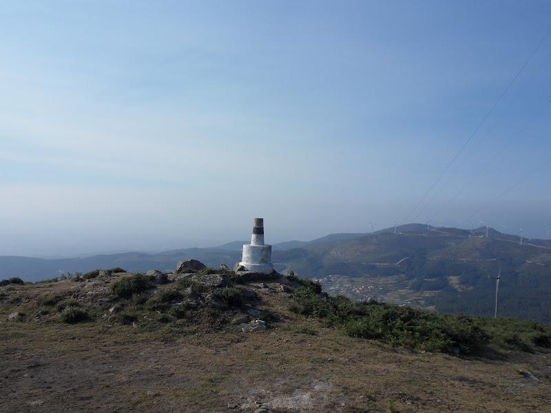 Arcos de Valdevez: Trilho da Alagoa de Cima leva ao alto da montanha caminheiros de todas as idades, no domingo