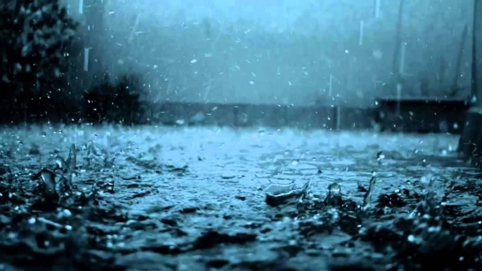 Fim-de-semana de Outono a cheirar a Inverno com chuva, frio e neve