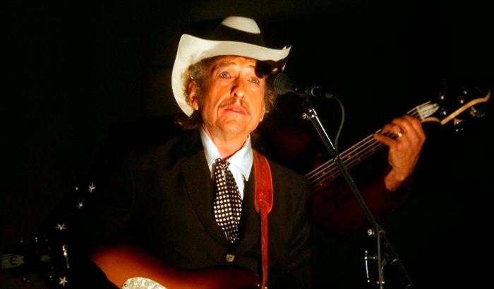 Bob Dylan não vai à cerimónia de entrega do Prémio Nobel: tem “outros compromissos”