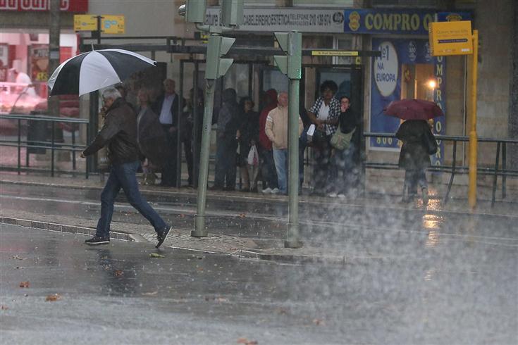 Protecção Civil alerta para chuva intensa, neve e vento nas próximas 24 horas