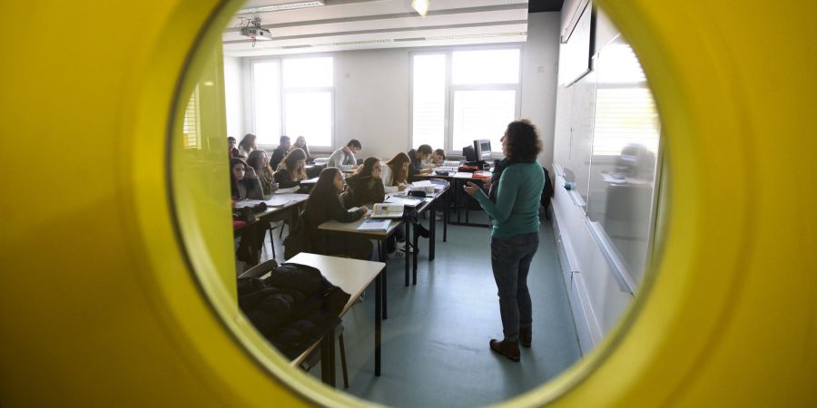 Governo quer metade dos alunos no ensino profissional até 2020