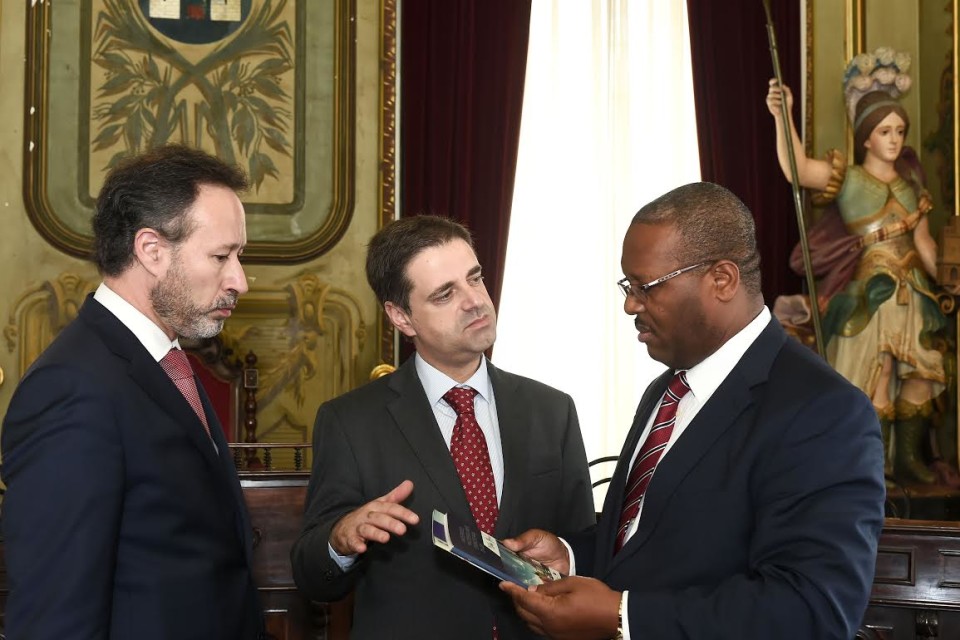 Câmara de Braga reforça laços de cooperação com a Guiné Equatorial e propõe geminação com Malabo